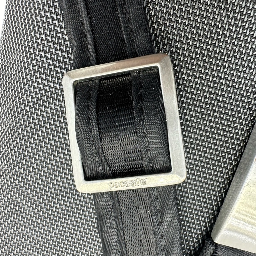 Pacsafe Dailysafe H100 Anti-Theft Travel Crossbody Bag - Picture 11 of 15
